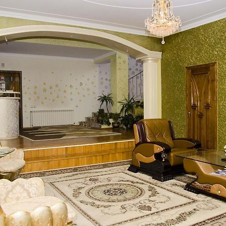 Hotel Ezio Кишинёв Экстерьер фото