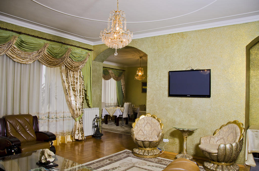 Hotel Ezio Кишинёв Экстерьер фото