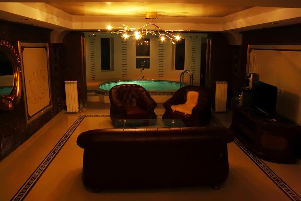 Hotel Ezio Кишинёв Экстерьер фото