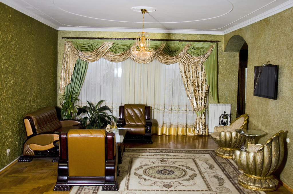 Hotel Ezio Кишинёв Экстерьер фото