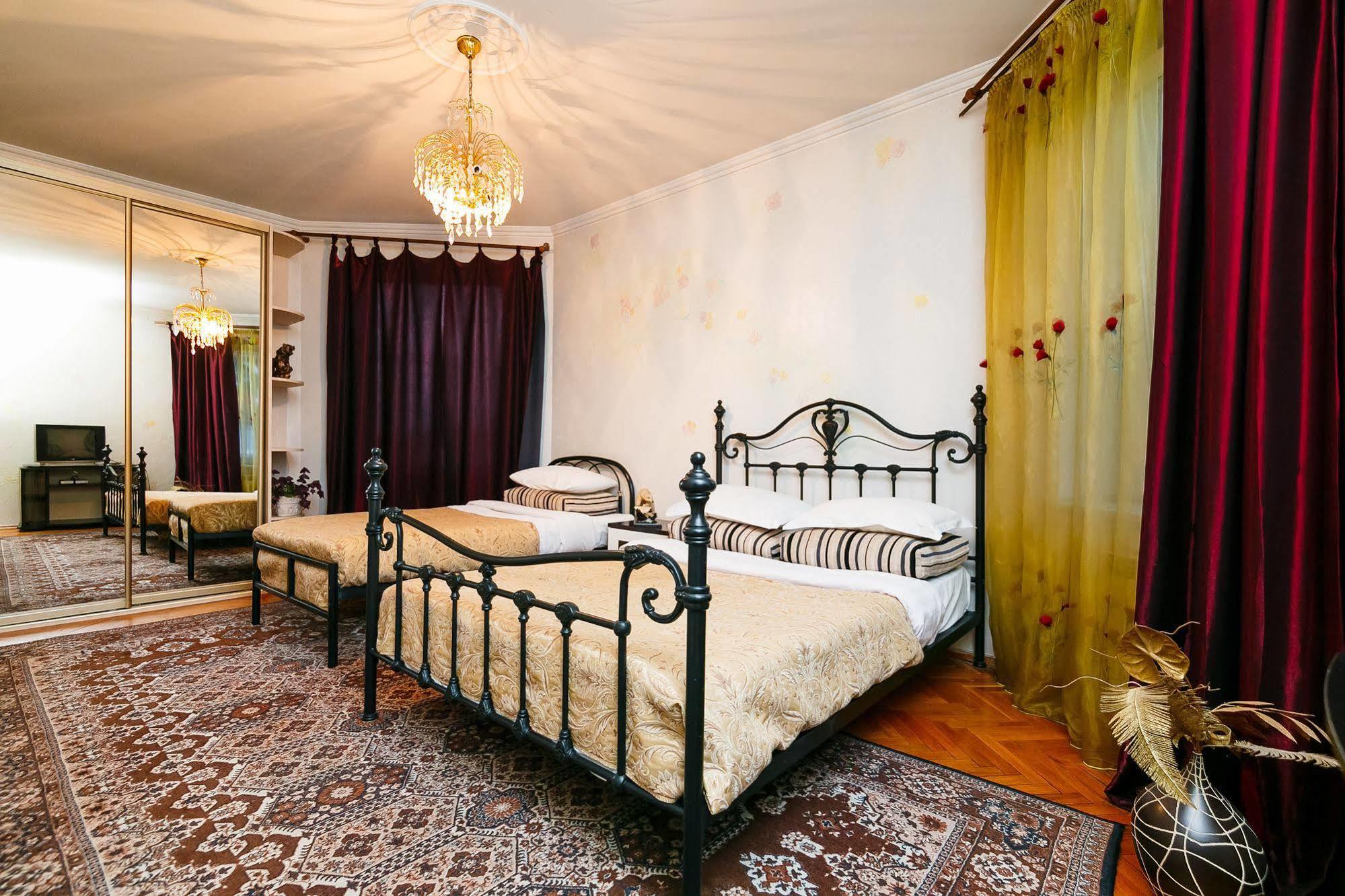 Hotel Ezio Кишинёв Экстерьер фото