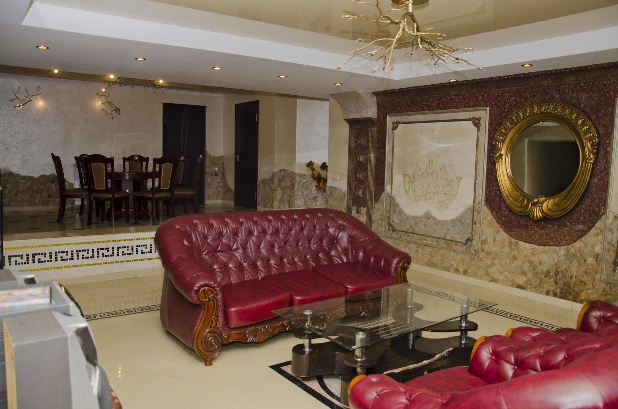 Hotel Ezio Кишинёв Экстерьер фото